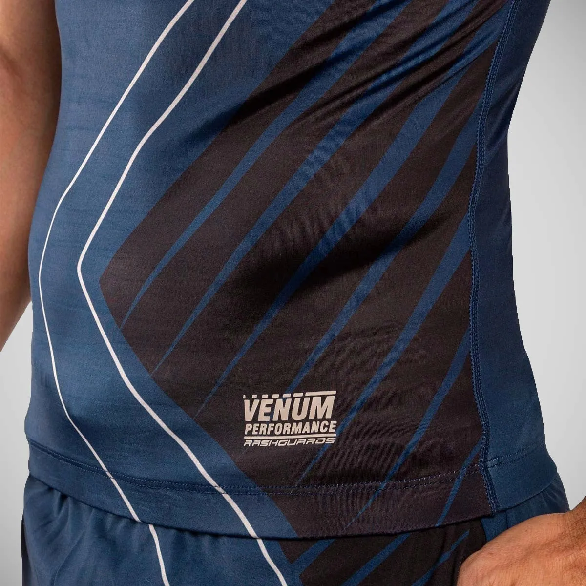 Navy-Black Venum Contender 5.0 Short Sleeve Rash Guard